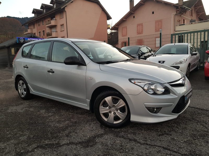 HYUNDAI i30 CW 1.6i 126CV