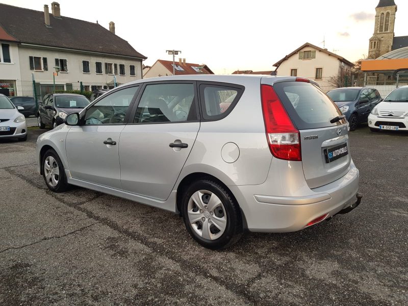 HYUNDAI i30 CW 1.6i 126CV