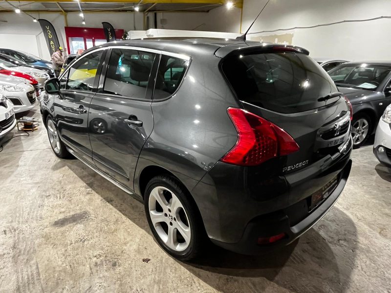 PEUGEOT 3008 Monospace 2011