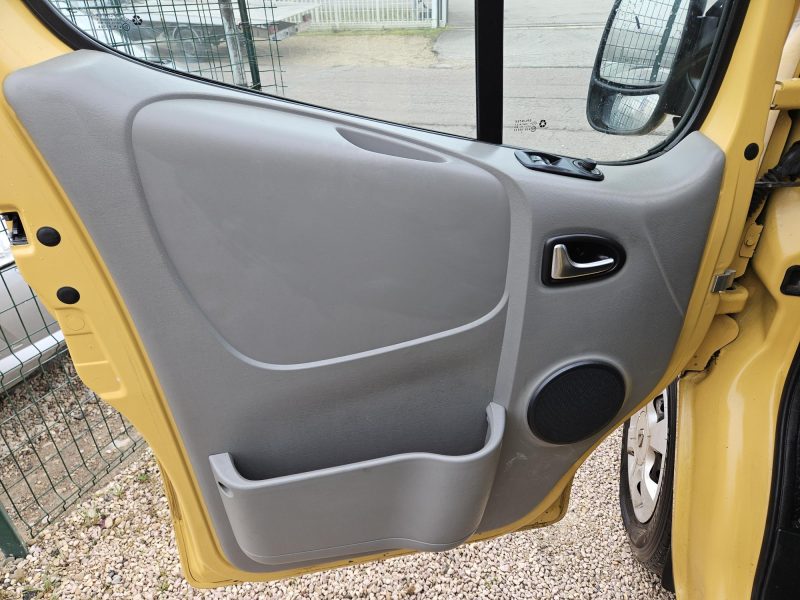 RENAULT TRAFIC II Autobus/Autocar 2013