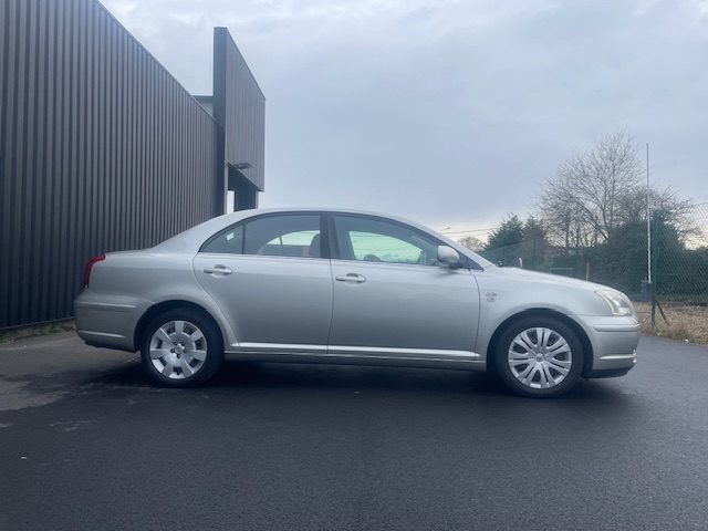 TOYOTA AVENSIS 2003