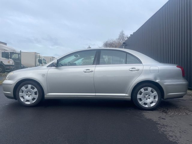 TOYOTA AVENSIS 2003