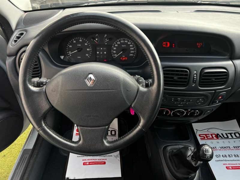 RENAULT MEGANE 2002