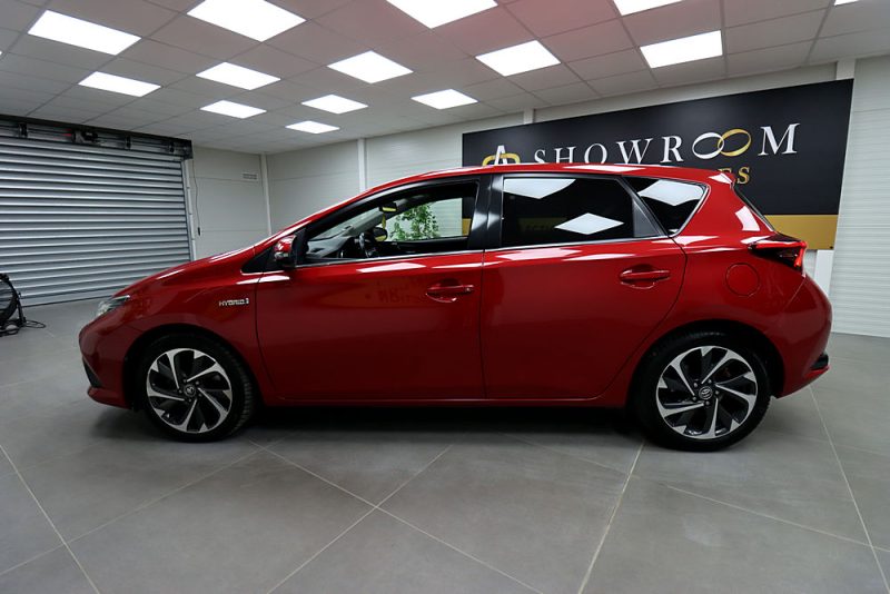 TOYOTA AURIS 2015