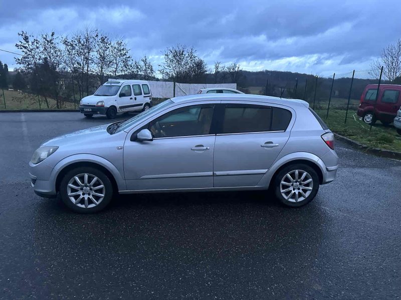 OPEL ASTRA H 2005