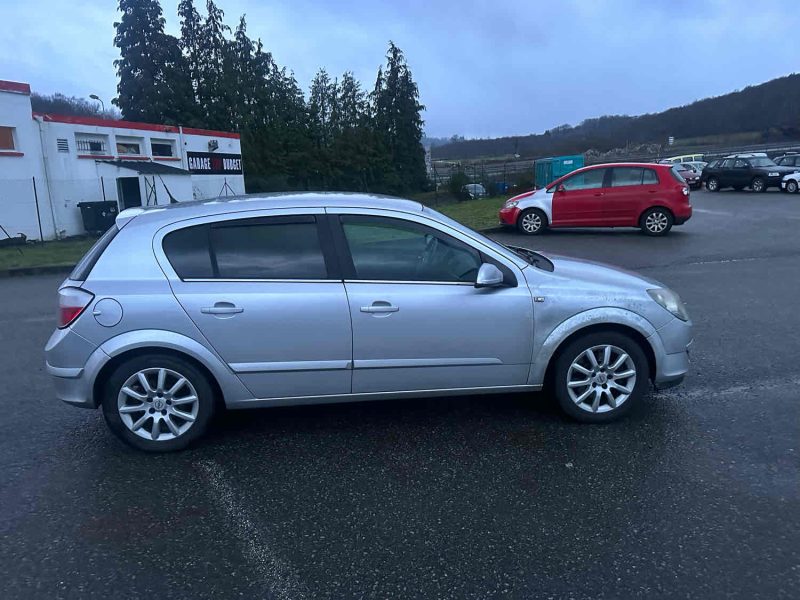 OPEL ASTRA H 2005