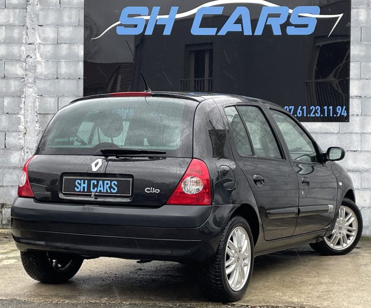 RENAULT CLIO 2003