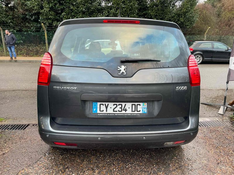 PEUGEOT 5008 1.6HDI 115CV