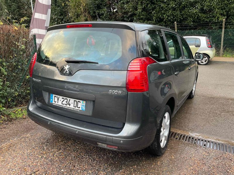 PEUGEOT 5008 1.6HDI 115CV