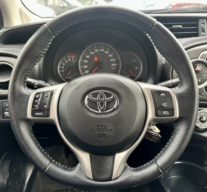 TOYOTA YARIS 2012