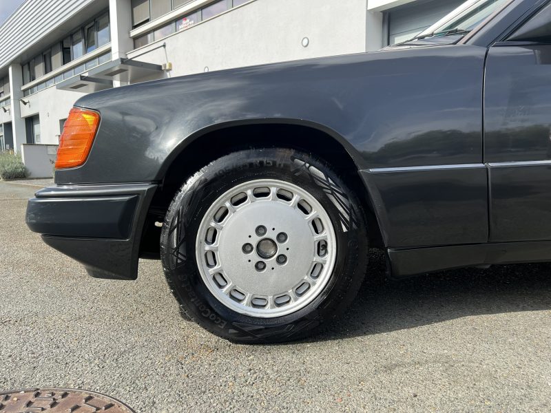 Mercedes 230 CE W124 - Toit ouvrant