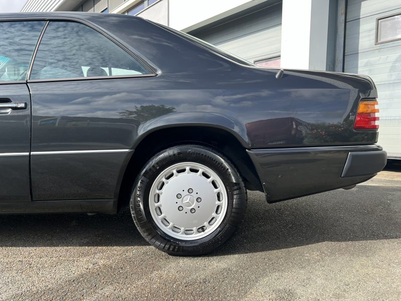 Mercedes 230 CE W124 - Toit ouvrant