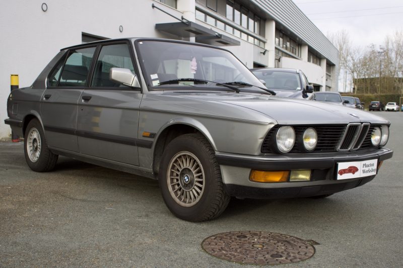 BMW 520i E28 - Haut moteur refait / Toit Ouvrant