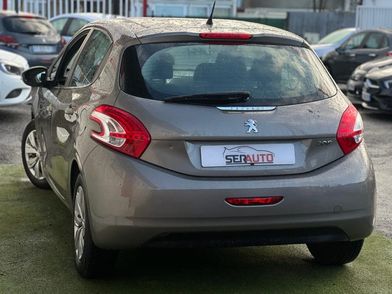 PEUGEOT 208 2013