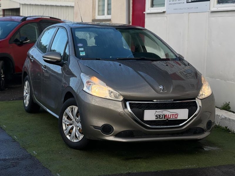 PEUGEOT 208 2013