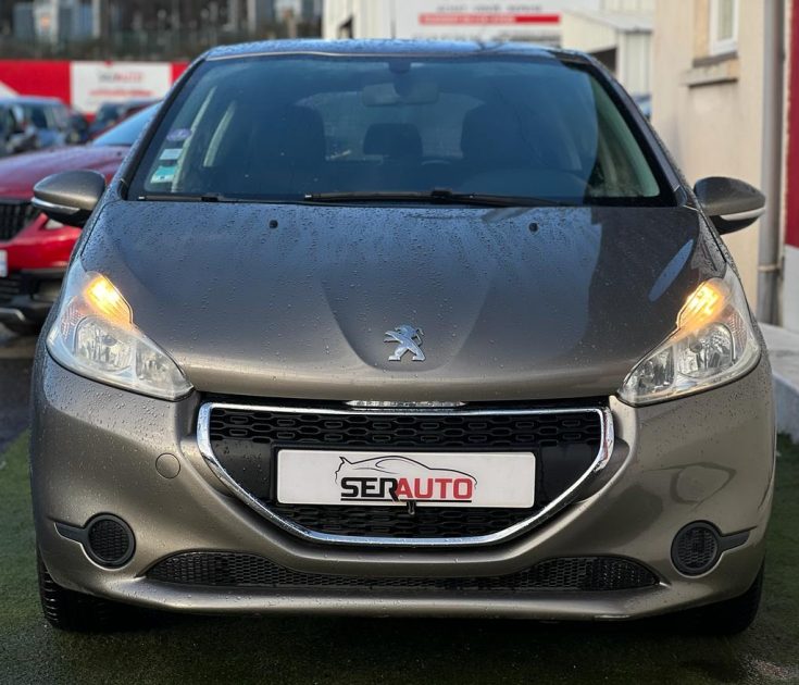 PEUGEOT 208 2013