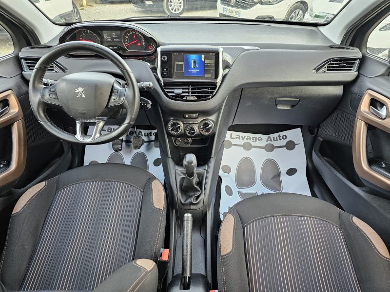 PEUGEOT 208 1,6 HDI 92 CH STYLE 