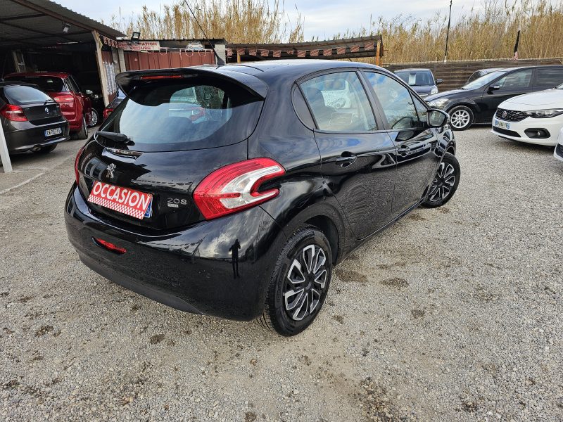 PEUGEOT 208 1,6 HDI 92 CH STYLE 