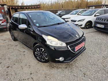PEUGEOT 208 1,6 HDI 92 CH STYLE 