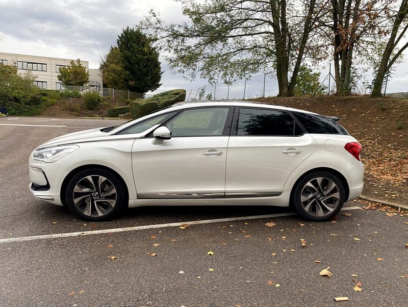 CITROËN DS5 BLUE HDI 2.0 L 180 ch SPORT CHIC EAT6