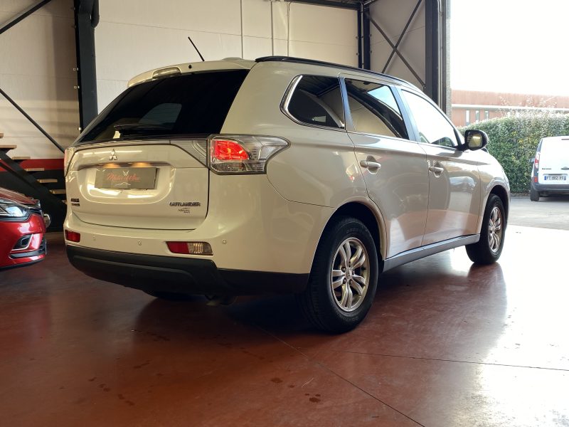 MITSUBISHI OUTLANDER III 2013