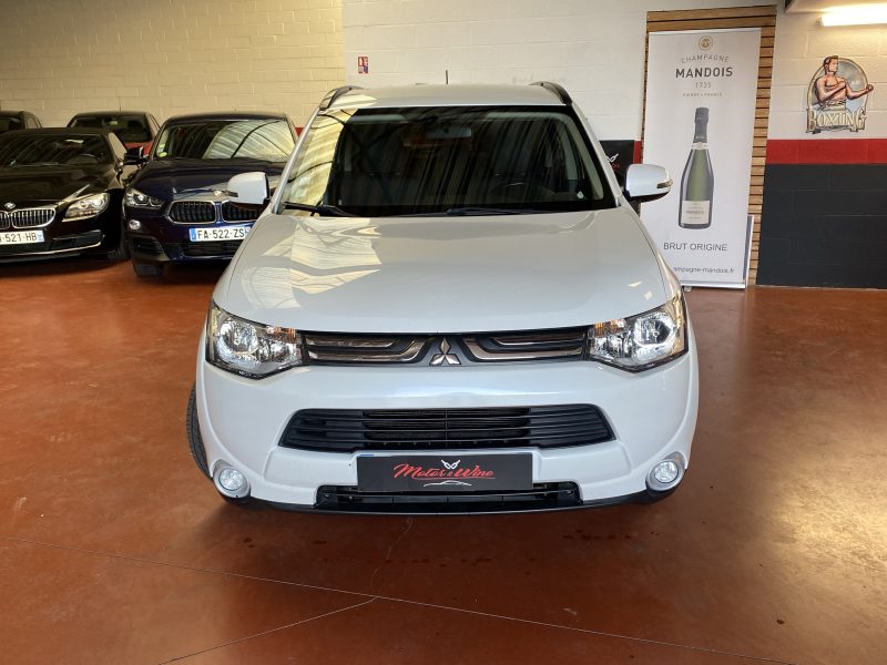 MITSUBISHI OUTLANDER III 2013