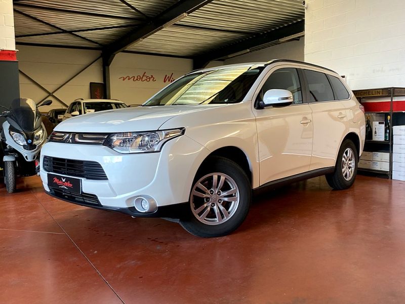 MITSUBISHI OUTLANDER III 2013