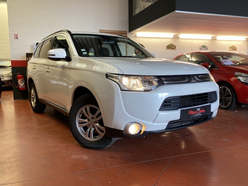 MITSUBISHI OUTLANDER III 2013