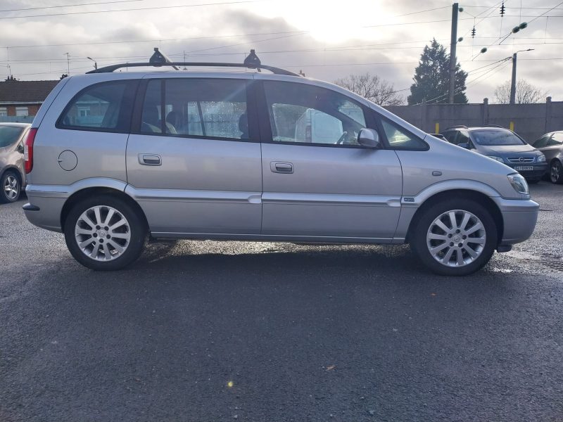 OPEL ZAFIRA 2004