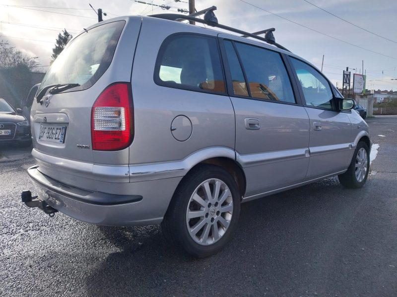 OPEL ZAFIRA 2004