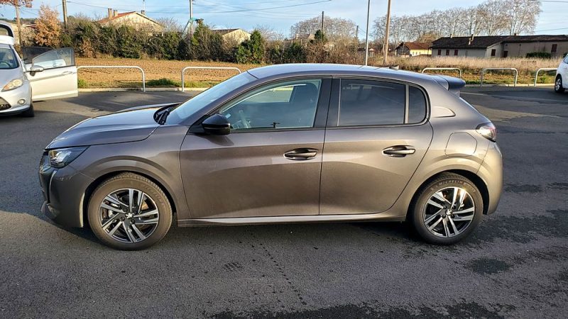 PEUGEOT 208 PT 100 EAT8 ALLURE PACK CAMERA KEYLESS GPS