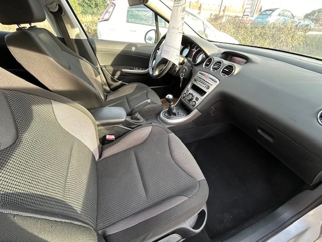 PEUGEOT 308 2011