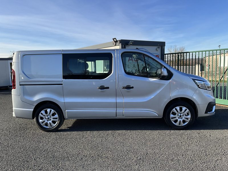 RENAULT TRAFIC 2024