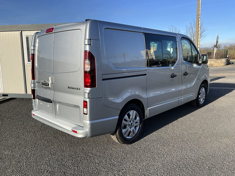 RENAULT TRAFIC 2024