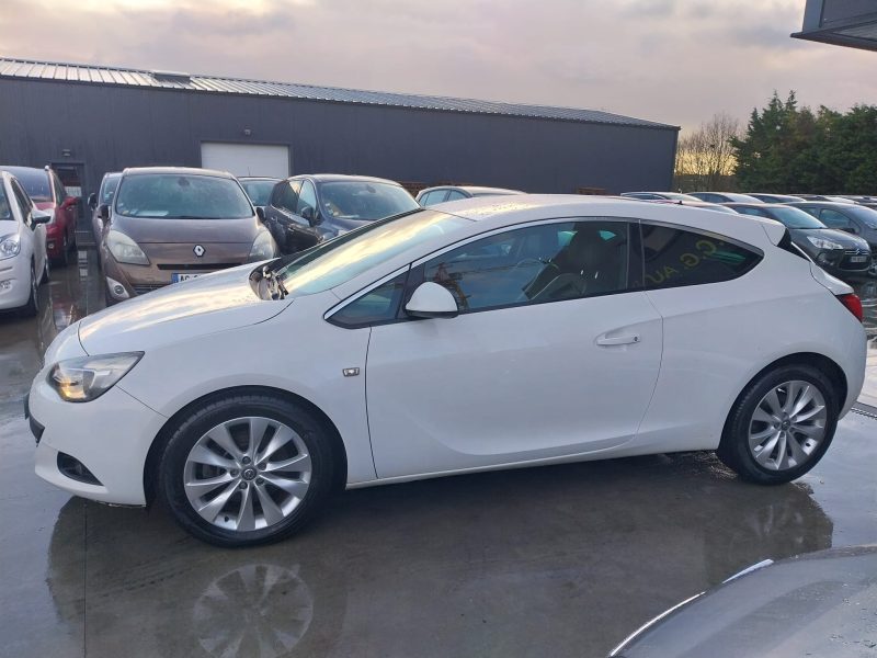 OPEL ASTRA J GTC 2.0 CDTI 165 Sport