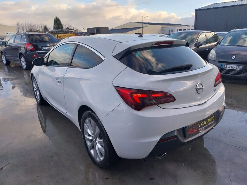 OPEL ASTRA J GTC 2.0 CDTI 165 Sport