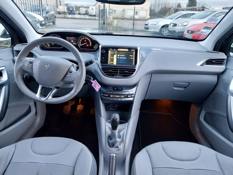 PEUGEOT 208 1.2 VTI 82 Allure