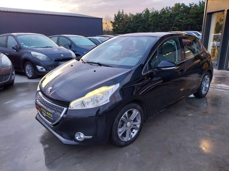 PEUGEOT 208 1.2 VTI 82 Allure