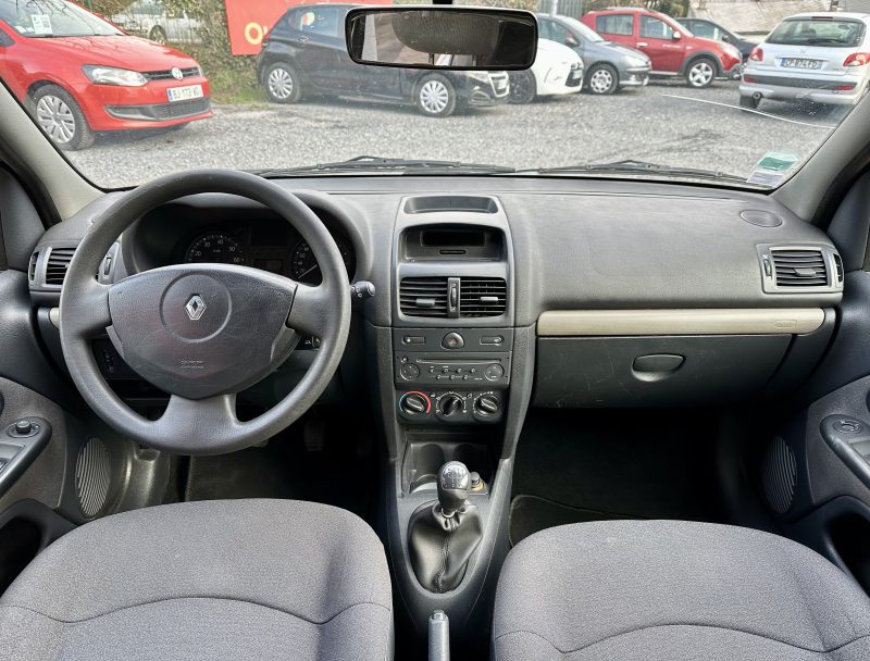 RENAULT CLIO 2004