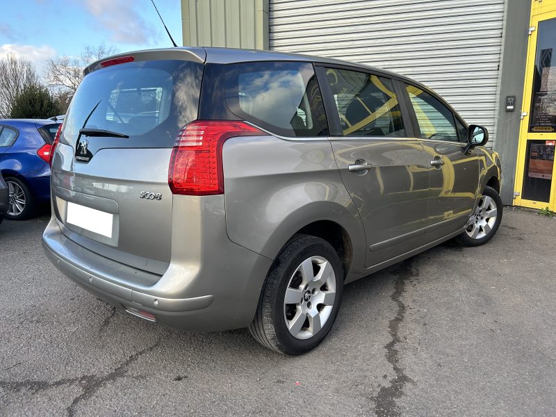 PEUGEOT 5008 ph2 1.6 HDI 120cv