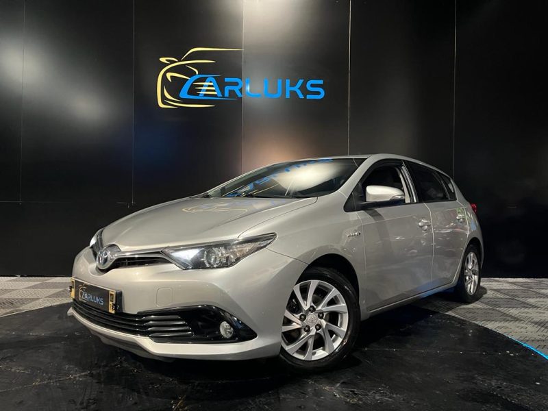 TOYOTA AURIS 1.8 hybride 136 cv HATCHBACK CAMERA / REGULATEUR / LIMITEUR