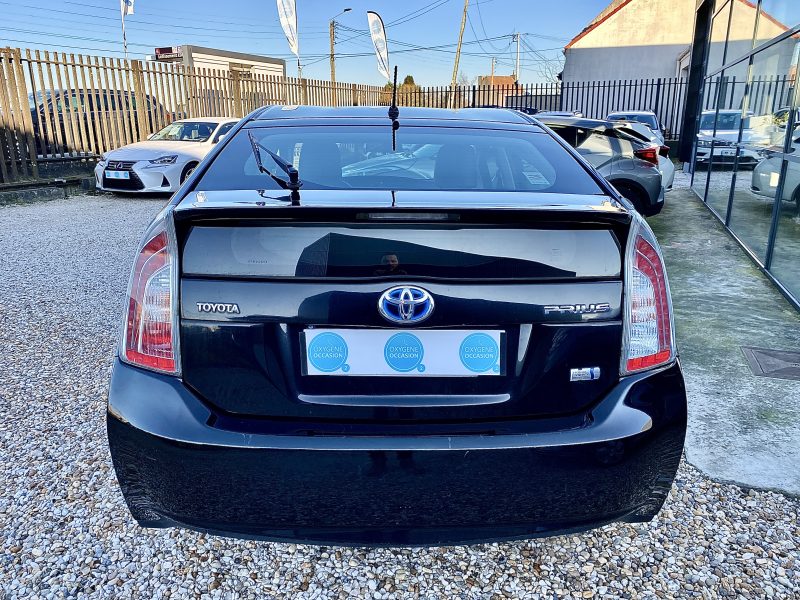 TOYOTA PRIUS DYNAMIC 2013