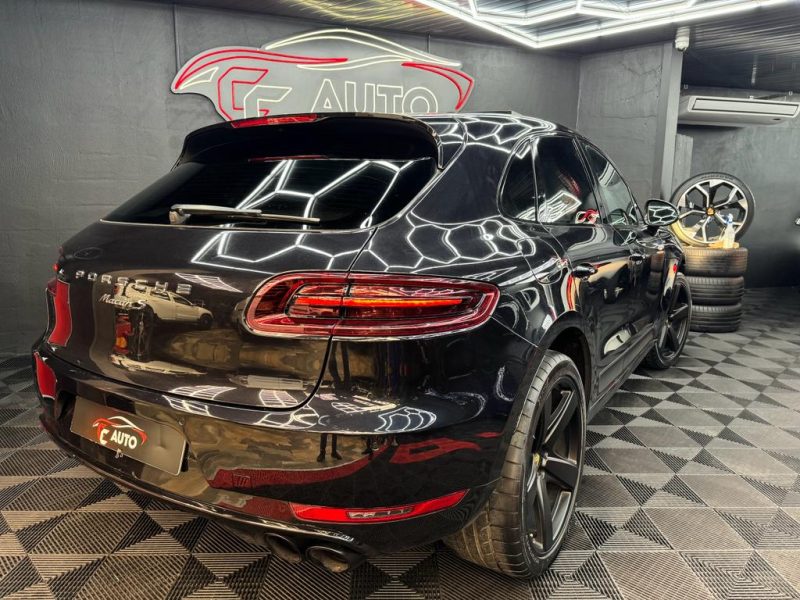 PORSCHE MACAN 2015