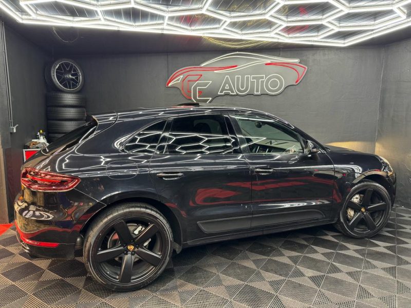 PORSCHE MACAN 2015