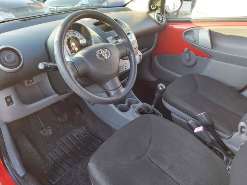 TOYOTA AYGO 2010