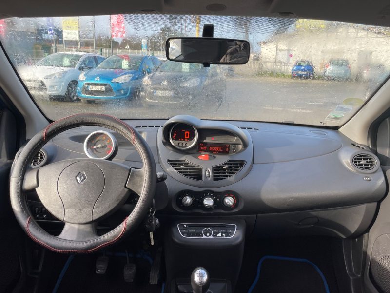 RENAULT TWINGO II 2009