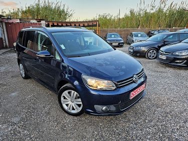 VOLKSWAGEN TOURAN 2010