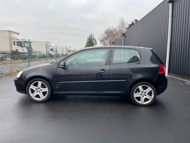 VOLKSWAGEN GOLF 2005