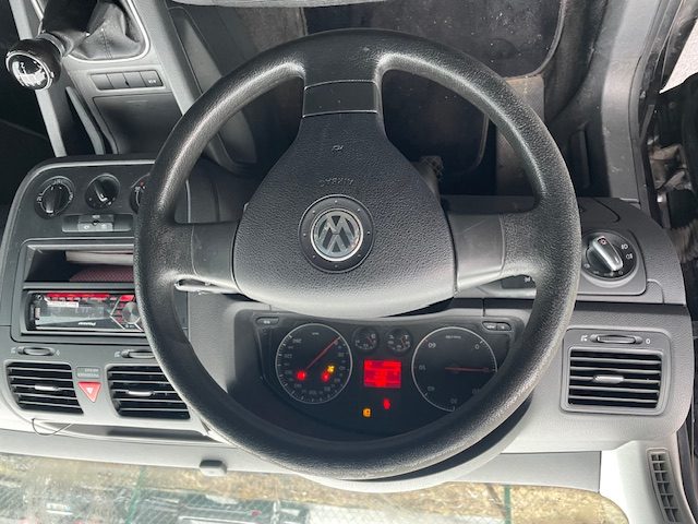 VOLKSWAGEN GOLF 2005