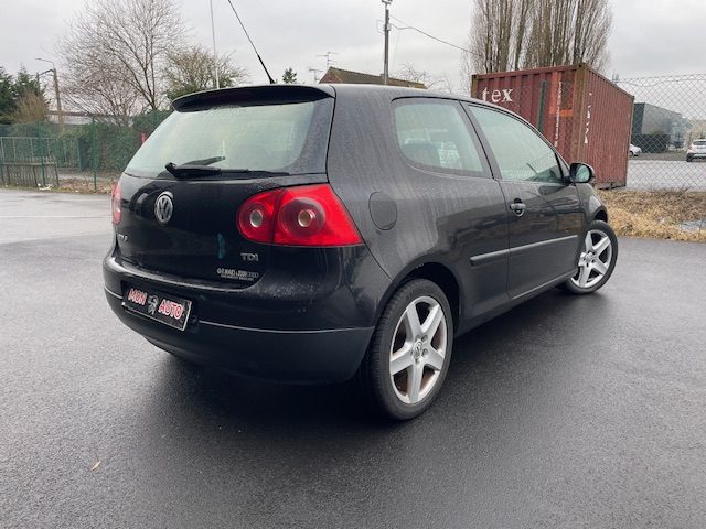 VOLKSWAGEN GOLF 2005